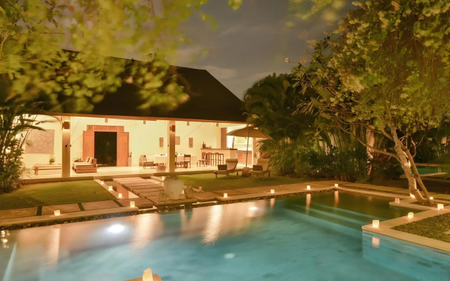 Nyaman Villas