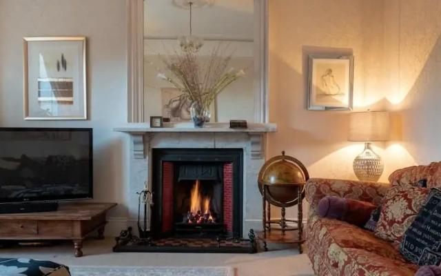 The Birches - Large Luxurious Villa