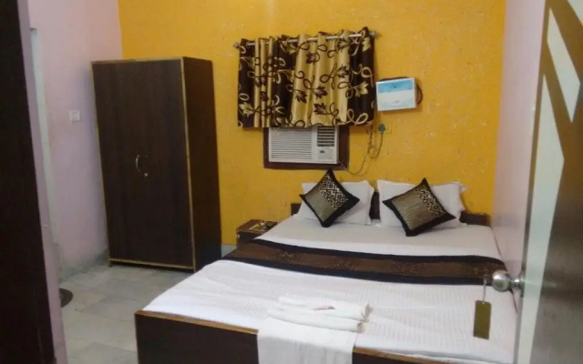 Flagship 87482 Hotel Lord Shiva