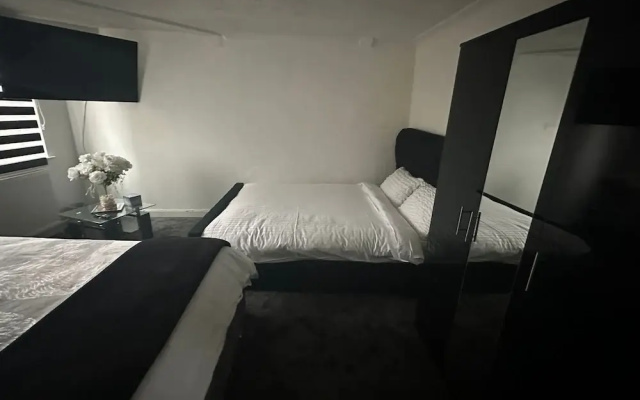Seaside Stay Sleeps 6 With Pets