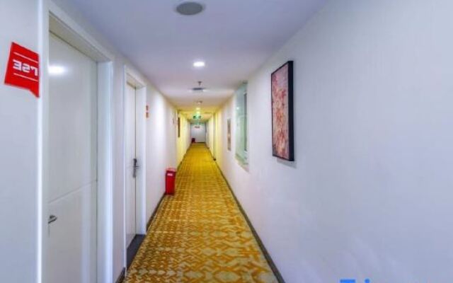 Pai Hotel (Beijing South Railway Station You'anmen)