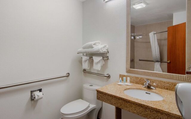 Spark by Hilton Duluth