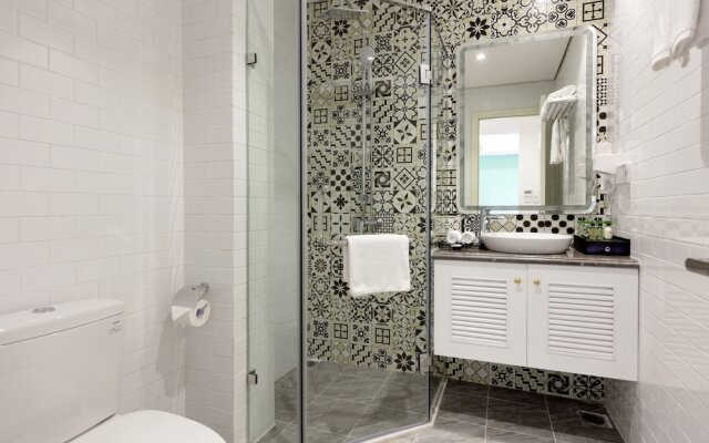 Minasi HanoiOi Lakeside Hotel