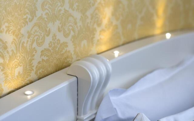 Novecento Suite