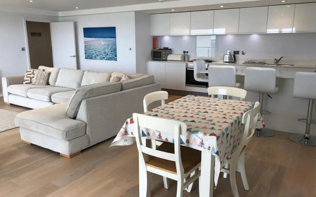 6 Ocean Gate Apartment