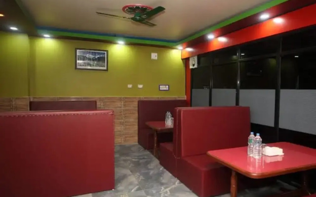 Oyo 687 Hotel Aastha