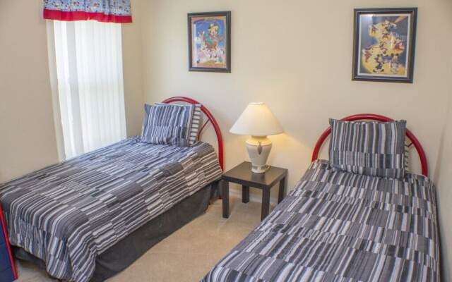 Mark's Sunrise Lakes Villa 4 Bedroom Home by Redawning