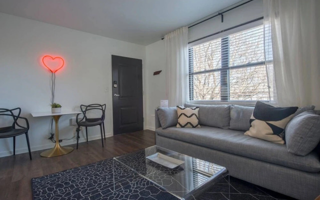 Nashville Skyline I 5 Minutes to Downtown