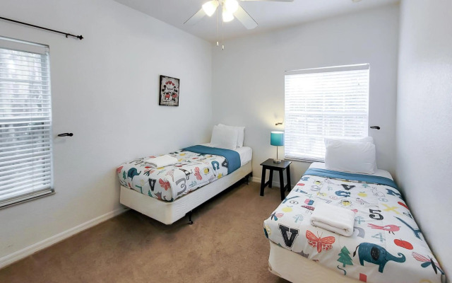 5Br 3Bath Private Townhome 13min Disney 1496ft