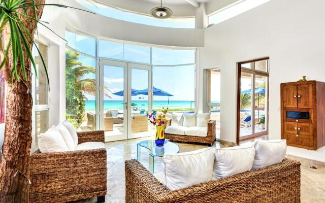 Playacar Villa Sleeps 8 with Pool and Air Con