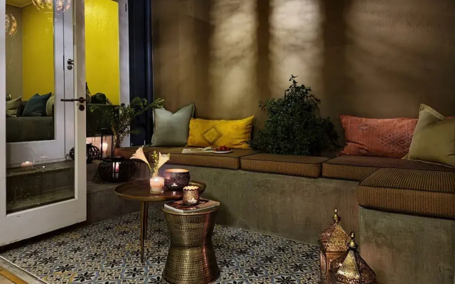 Bo-kaap Elegance Historic Luxury Mountain Views