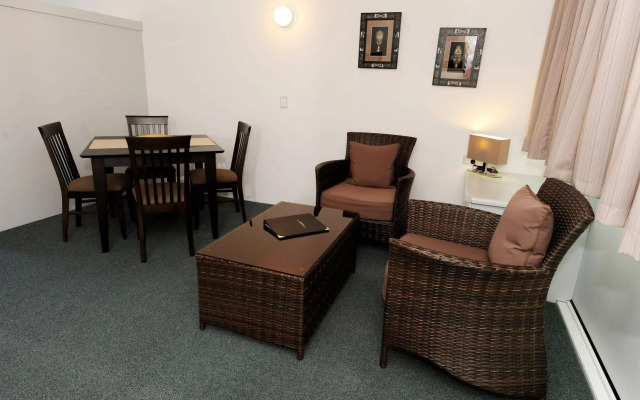 Reef Adventureland Motel