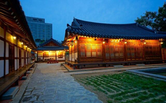 Jeonju Hanok Maeul Dongrakwon Hanok Hotel