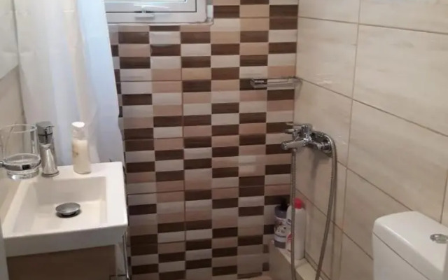 Fully renovated small & cosy studio