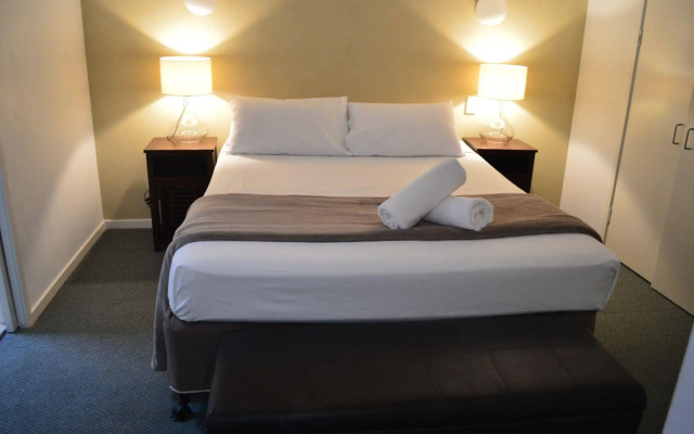 Outrigger Bay Apartments