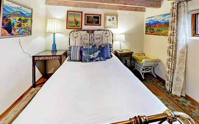 Magpie House 3 Bedrooms 2 Bathrooms Home