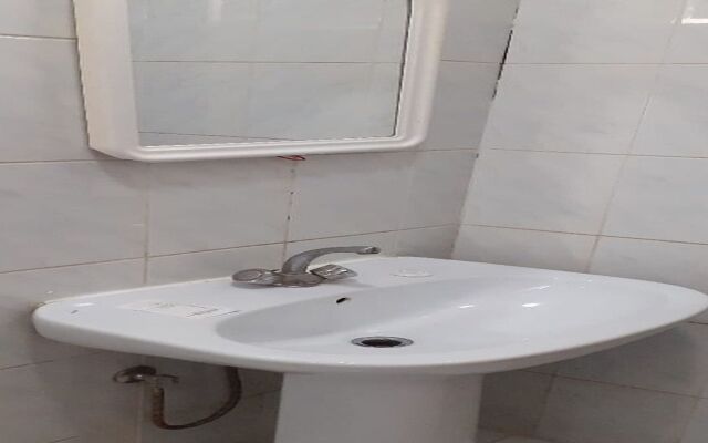 OYO 537 Dahtham Furnished Units