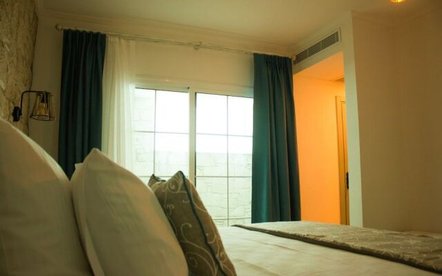 Avlu Alacati Butik Otel