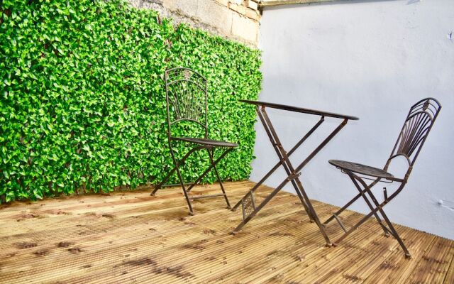 Traditional 4 Bedroom Home in Trendy Ranelagh