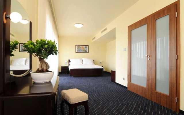 Spa Resort Tree of Life