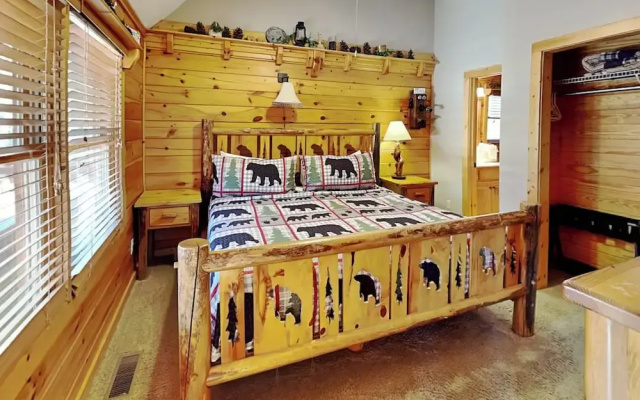Running Bear by Jackson Mountain Rentals