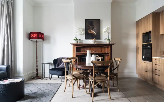 Luxury Apartment on Stuart Street