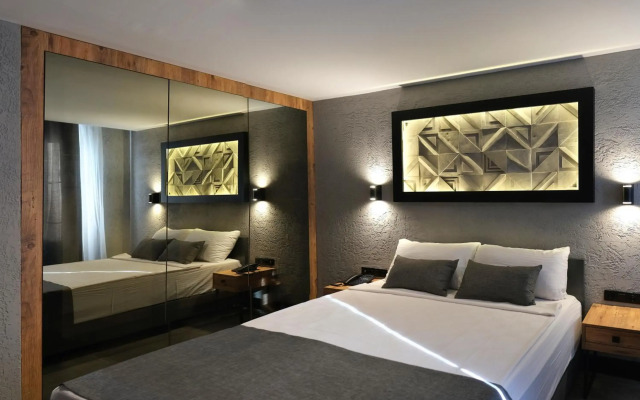 Crown Park Hotel