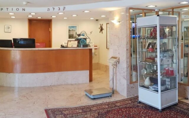 Hotel Marom