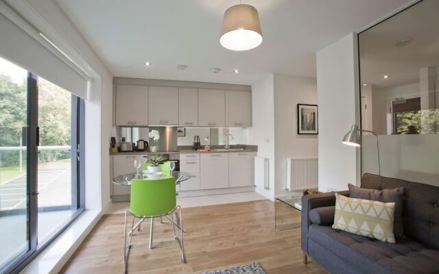 LUXURY STUDIO Apartment in Stoneywood, Aberdeen