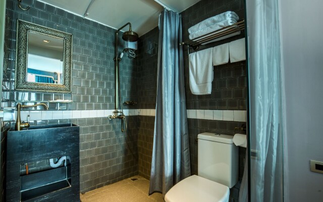 PlayHaus Thonglor Hotel