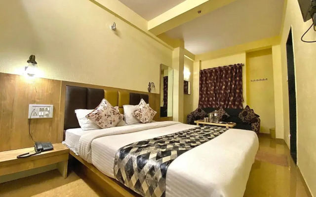 Oyo 87961 Hotel Im-Pact Stays Palace