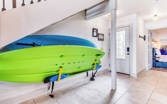 Paddleboards, Life Vests: Lake Conroe Getaway!