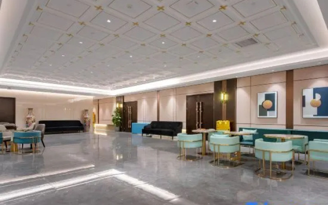 Metropolo Hotels(Guangzhou Hanxi Changlong Wanbo Subway Station Store)