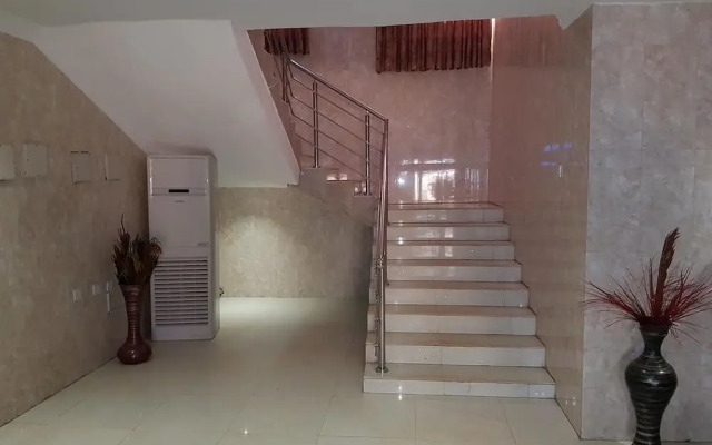 De George's Grand Resort