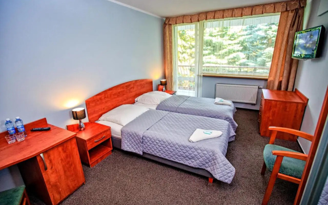Centrum Szkoleniowo Rekreacyjne Hotel Karolinka