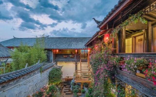 Lijiang Shiheyuan Jingyi Hotel