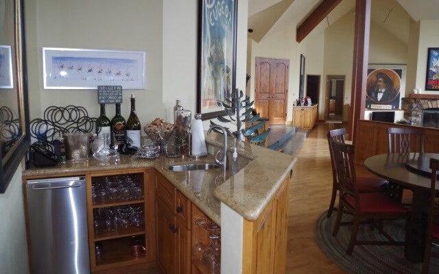 Pine Ridge - 5 Bedrooms Home