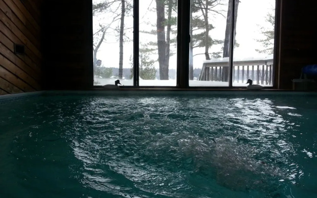 Westwind Inn on the Lake