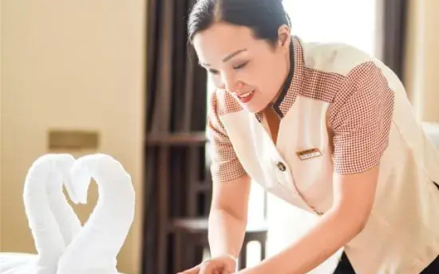 Hongqiao International Hotel (Yichang Yanjiang Avenue Natural Tower)