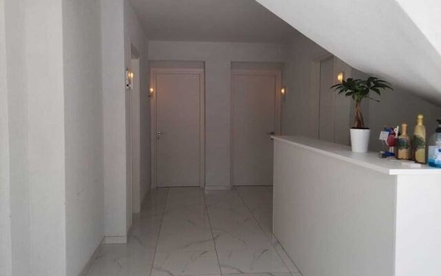 Alma Elegant Rooms
