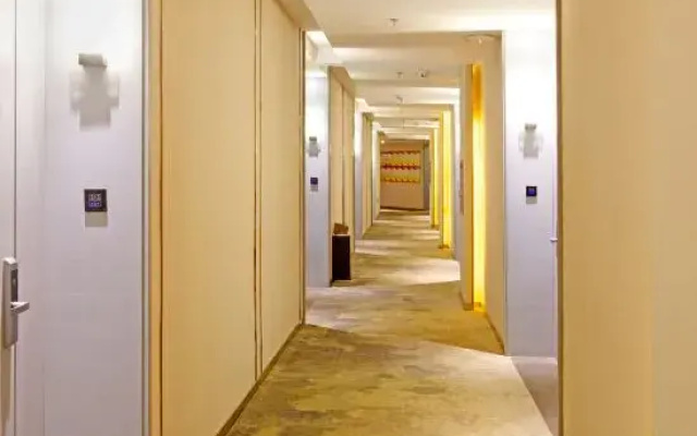 Junpin Theme Hotel (Taizhou Jiaojiang Metro AG Store)