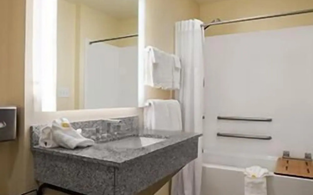 Days Inn and Suites Caldwell