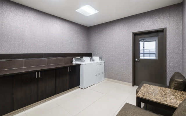 Best Western Premier Freeport Inn Calgary Airport