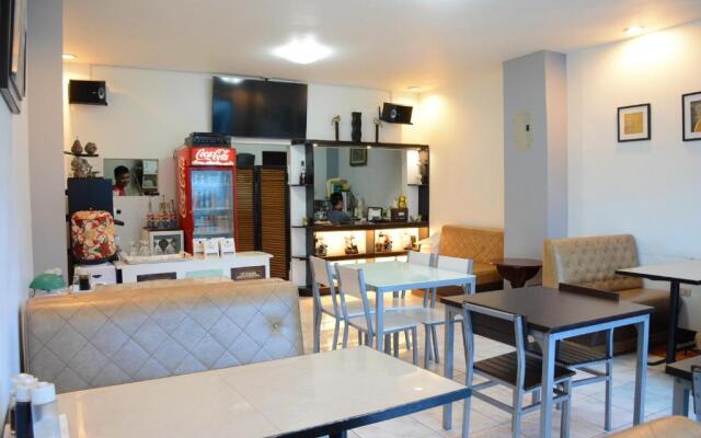 Siayan Travellers Inn