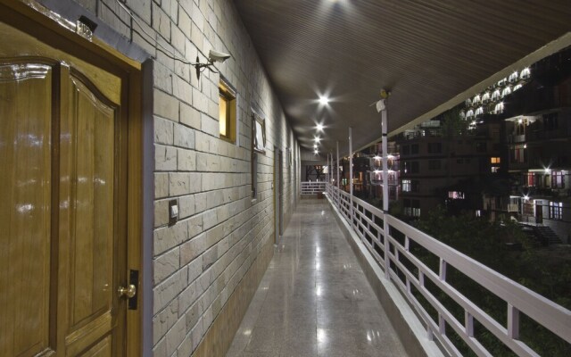 OYO Room 162 Hadimba Road
