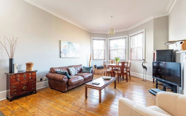 Spacious Central Hove Beach Flat