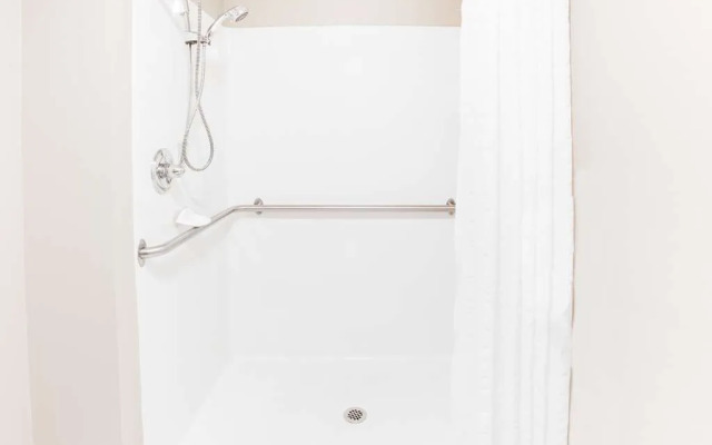 Super 8 Le Claire/Quad Cities