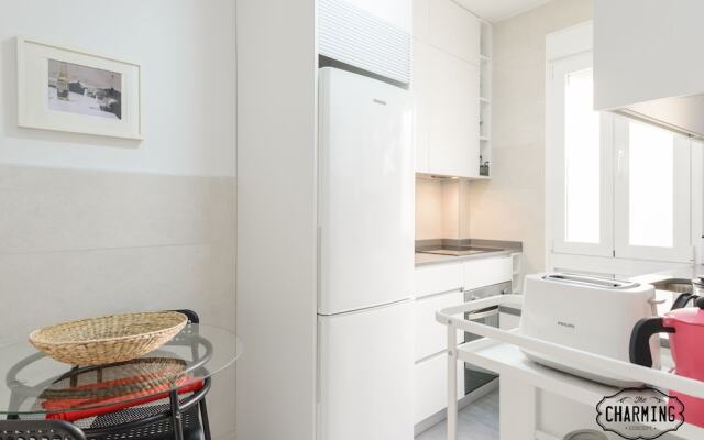 Charming Antiques Market