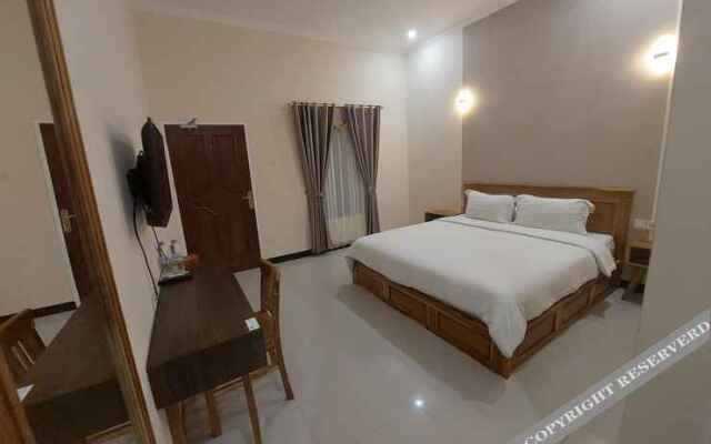 Sunrise Hotel Larantuka