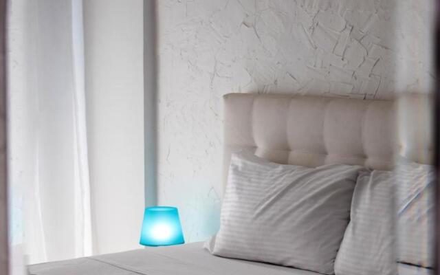 Salt & Blue Rooms